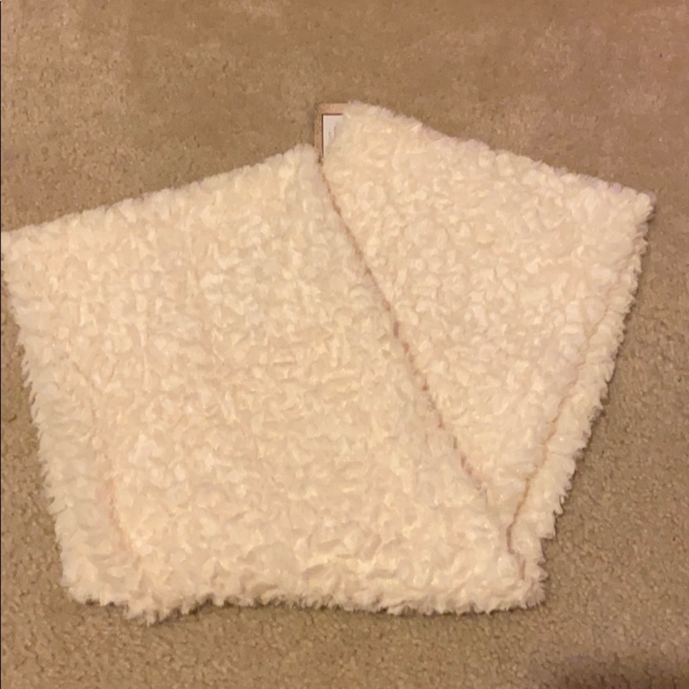 29 Palms Faux Fur Eternity Scarf